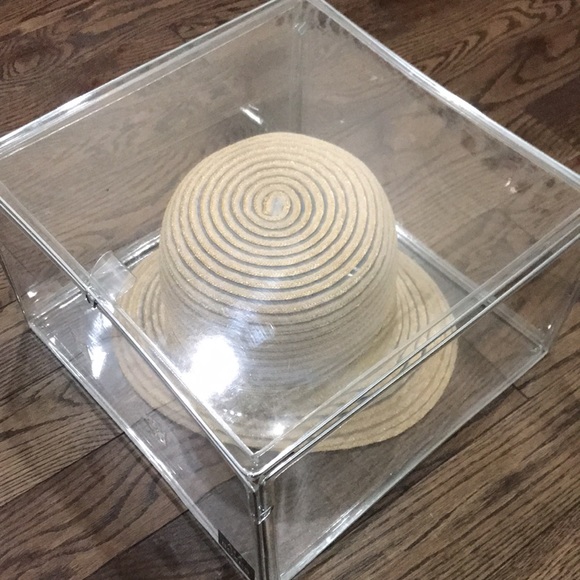 Clear hat box (hat box is not included) great for displaying in closet! - Picture 7 of 12